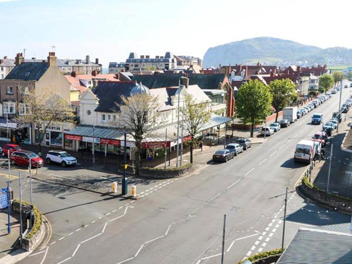 Royal Manor Park Apartment Llandudno