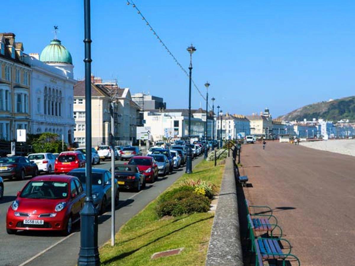 Royal Manor Park Apartment Llandudno